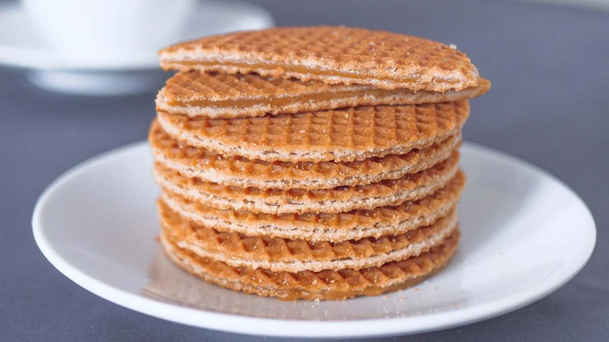 Co przywieźć z Holandii Stroopwafle – tradycyjne holenderskie ciasteczka z karmelowym nadzieniem