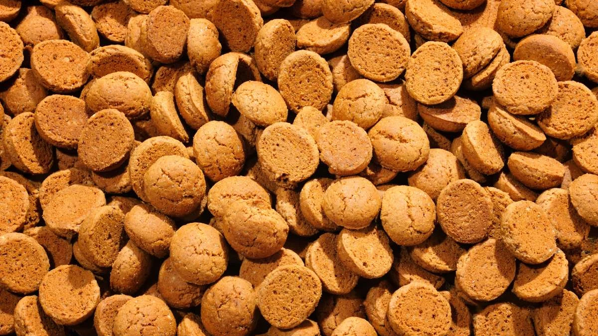 Co przywieźć z Holandii Pepernoten – tradycyjne ciasteczka z Holandii o anyżowym smaku