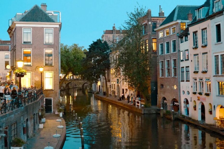 holenderskie miasto bez tłumów i wysokich cen Foto: kanały w Utrechcie