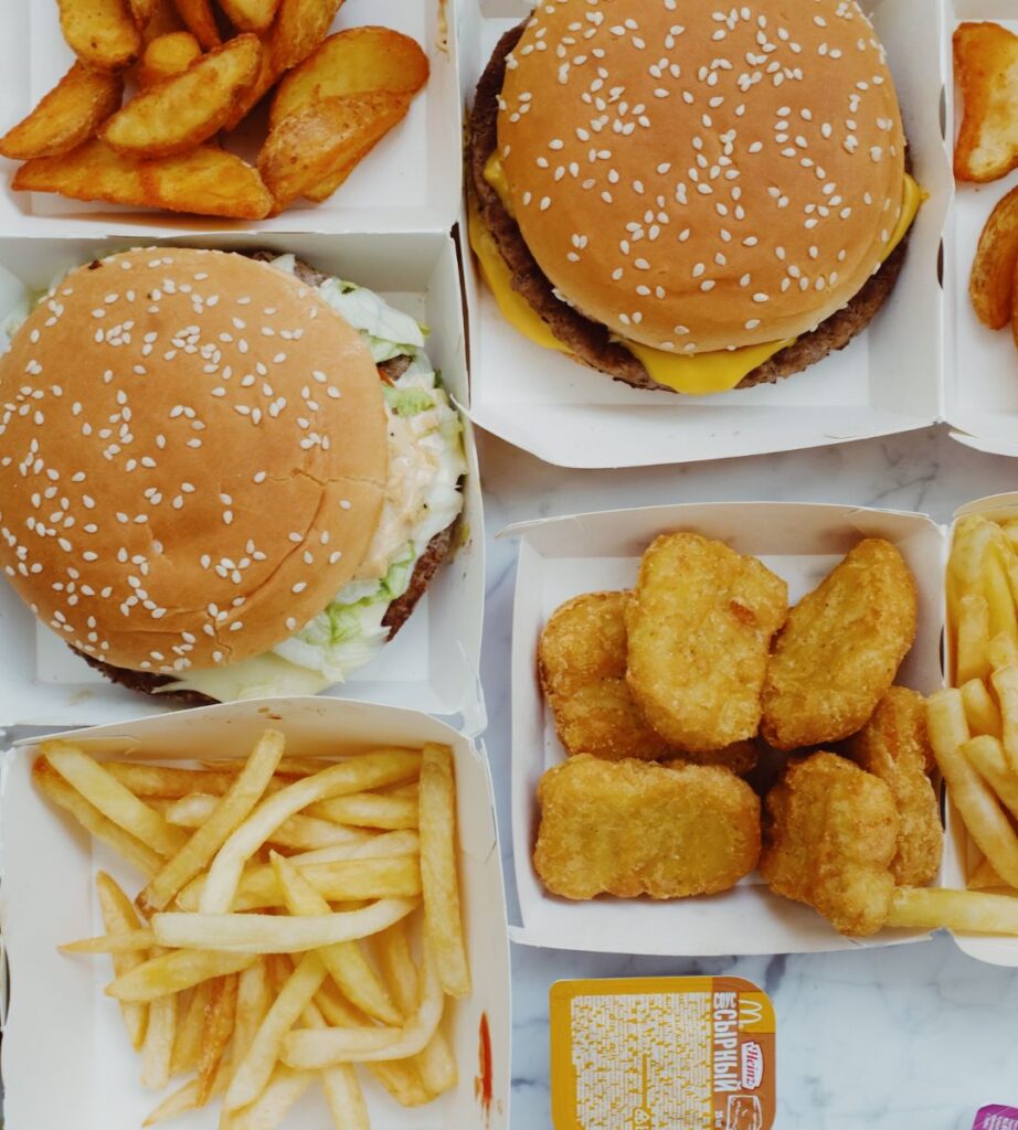 Lawinowy wzrost liczby dzieci z otyłością Foto: jedzenie fast food