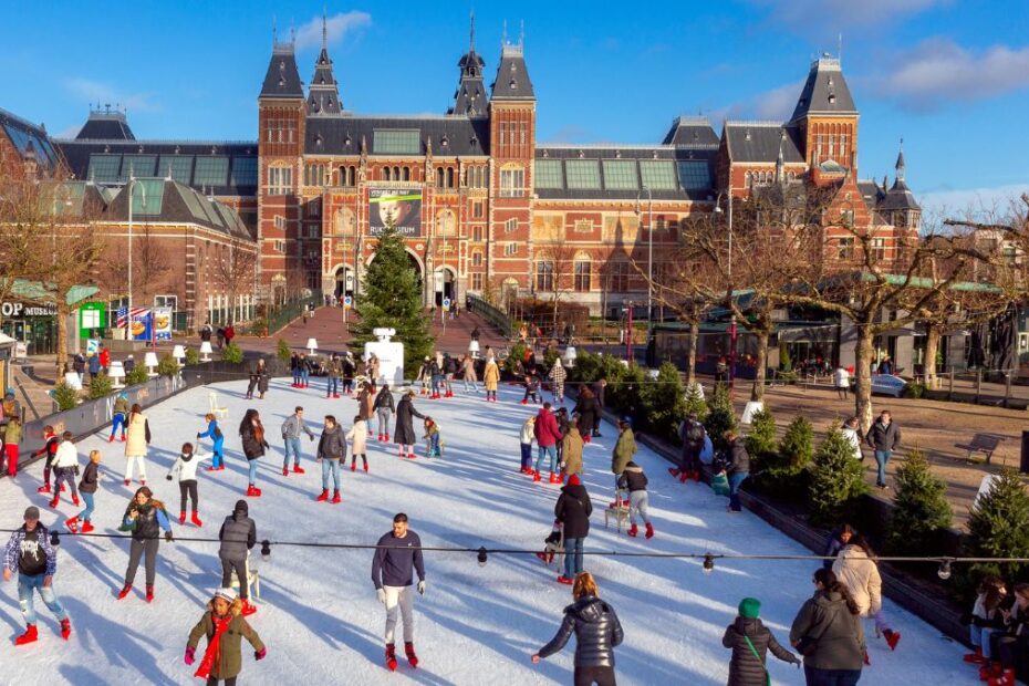 Boże Narodzenie na Museumplein w Amsterdamie Foto: lodowisko w Amsterdamie