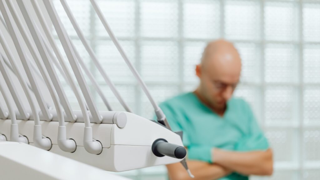 Mężczyzna zmarł po zabiegu dentystycznym pod pełną narkozą