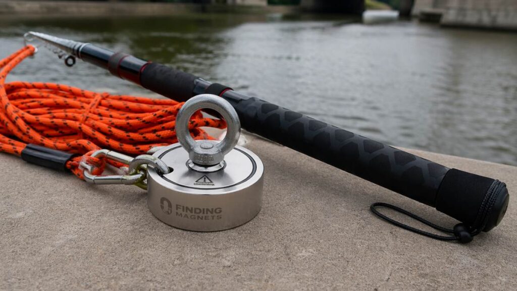 chłopcy znaleźli amunicję w rzece