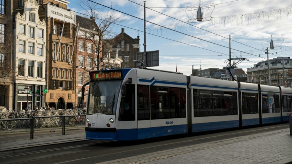 Nowy tramwaj w Utrechcie zdjecie tramwaj