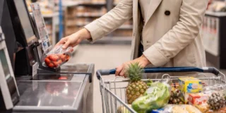 Kradzież w sklepie przy kasach samoobsługowych