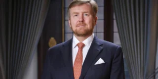 Ile zarabia król Holandii